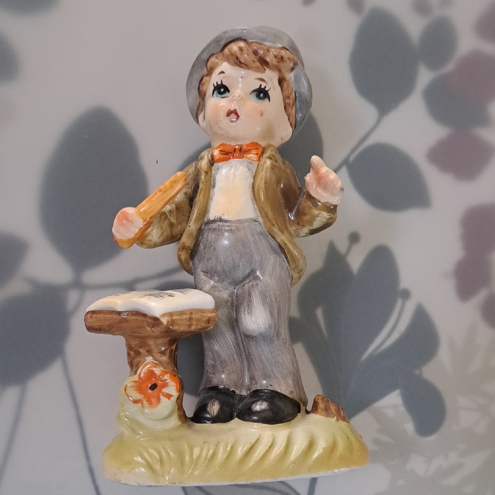 Vintage Arnart 5th Avenue Figurine – 11/545 – Boy Conducting Music